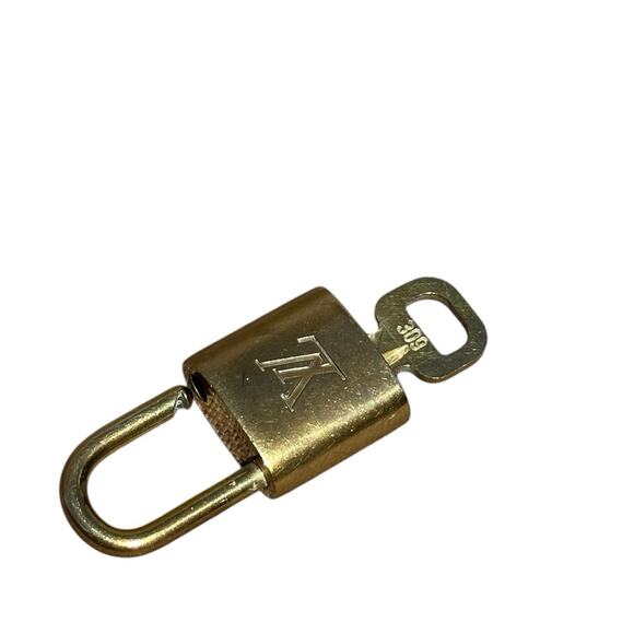 Louis Vuitton Gold 309 Lock and key Padlock - Picture 2 of 4
